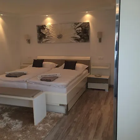 Leiner * ヘーヴィーズ